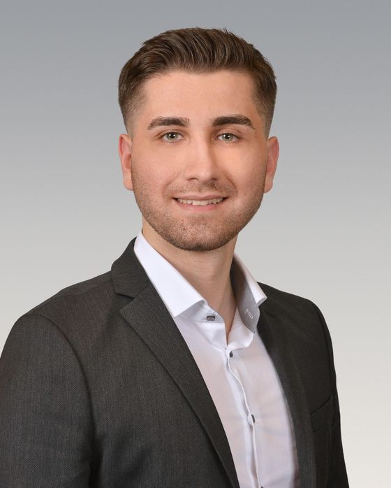 Sinan Yumusak, Teamleiter und Selbstständiger Finanzberater für die Deutsche Bank