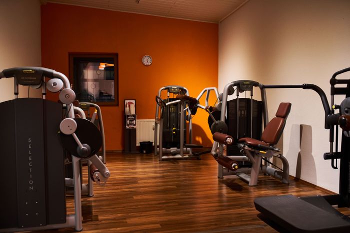 Moderne Trainingsgeräte im OSF-Club Fitnessstudio Boppard