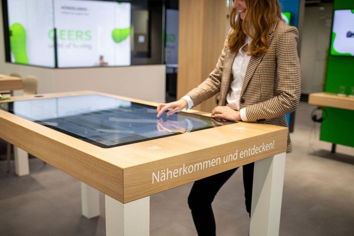 GEERS World of Hearing Touch Table