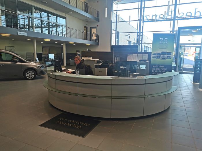 Herzlich Willkommen am CharterWay Counter im Nutzfahrzeugzentrum Mercedes-Benz Frankfurt!