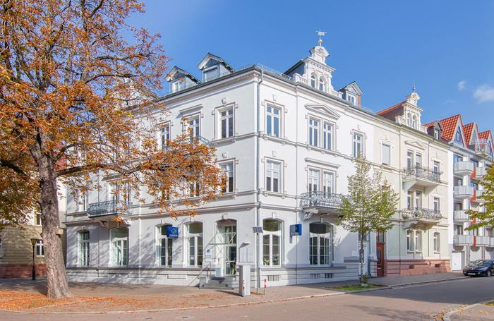 Bürogebäude und Arbeitsplatz Sprenker & Röder Immobilien