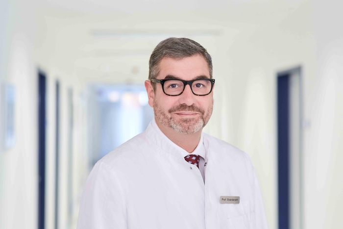 Prof. Frank A. Granderath ist Chefarzt der Allgemein- und Viszeralchirurgie.