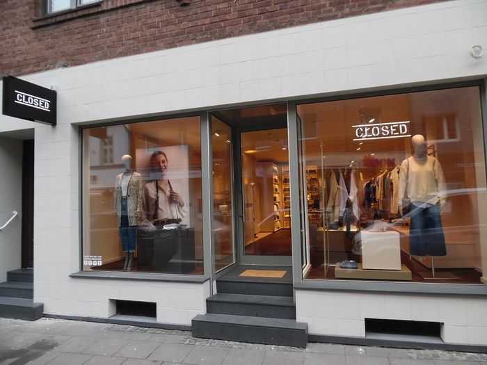 Closed Women's Store Cologne Rodenkirchen