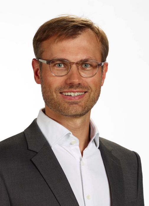Dr. Lars M. Junge