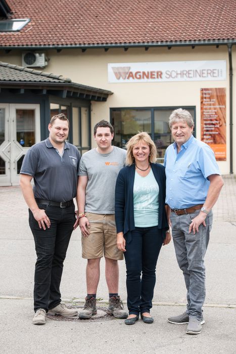 Schreinerei Josef Wagner GmbH - Fenster - Haustüren - Möbel- & Innenausbau