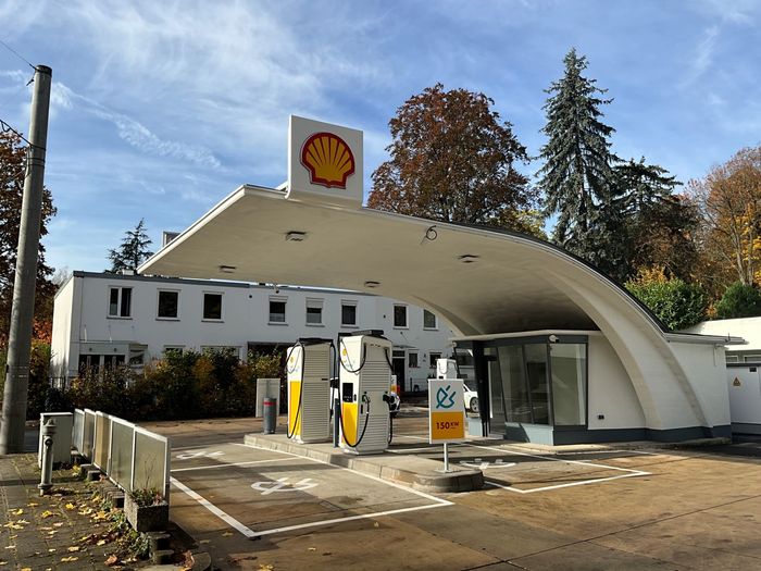 Shell Recharge Charging Station