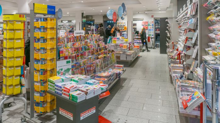 Schmitt & Hahn Buch und Presse im Hauptbahnhof Karlsruhe