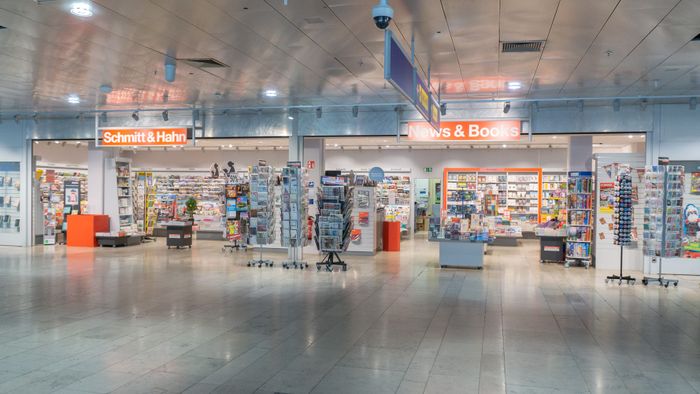 Schmitt & Hahn Buch und Presse im Flughafen Nürnberg - Schalterhalle